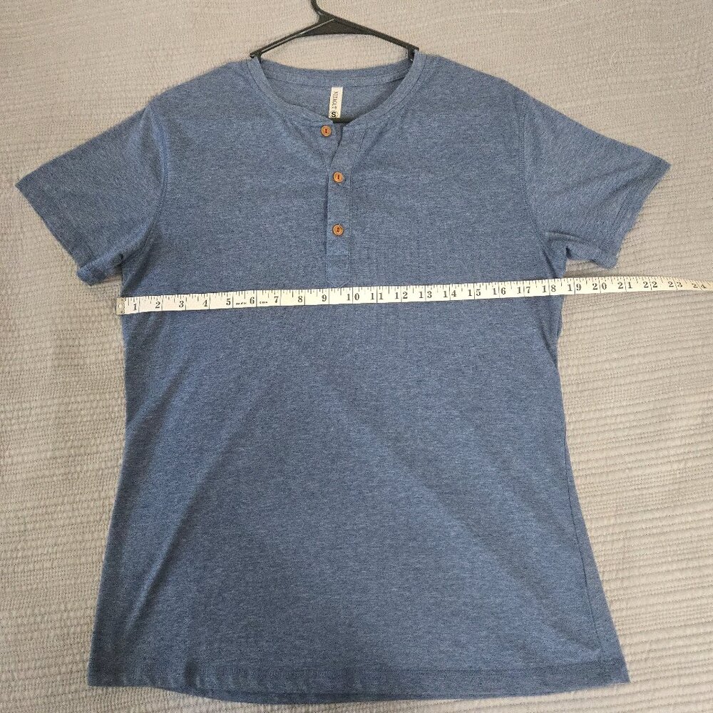 Nitagut Men’s Small Short Sleeve Shirt